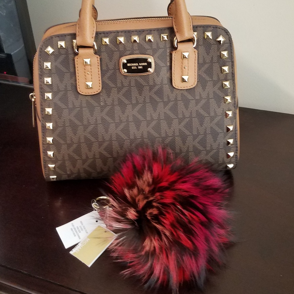 NWT MICHAEL KORS  -  XL Fur Key Chain/Charm - Picture 3 of 8